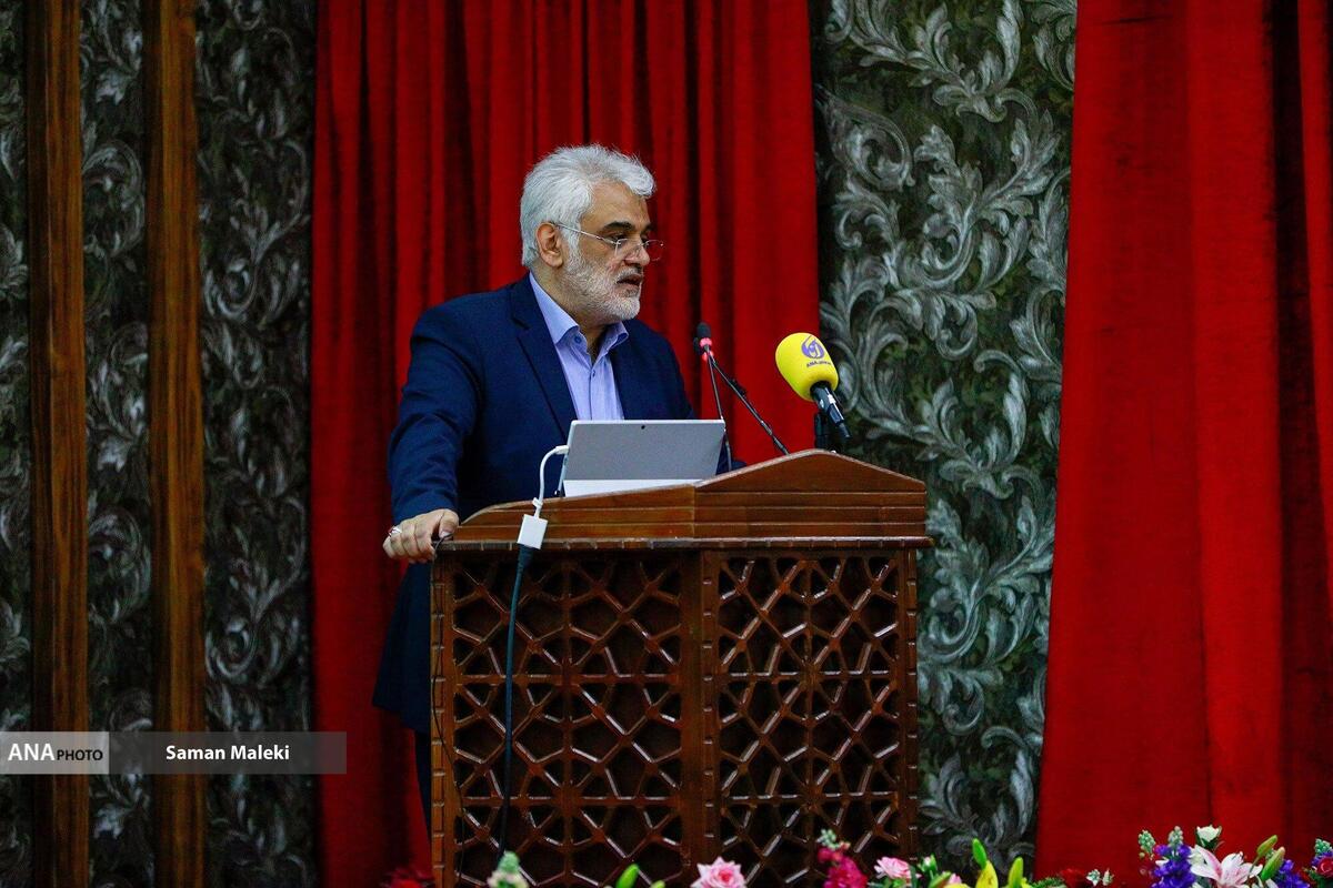 برای اصلاح معضل بوروکراسی اداری باید تحول ایجاد کرد/ ضرورت معرفی الگوی مناسب از سوی دانشگاهها