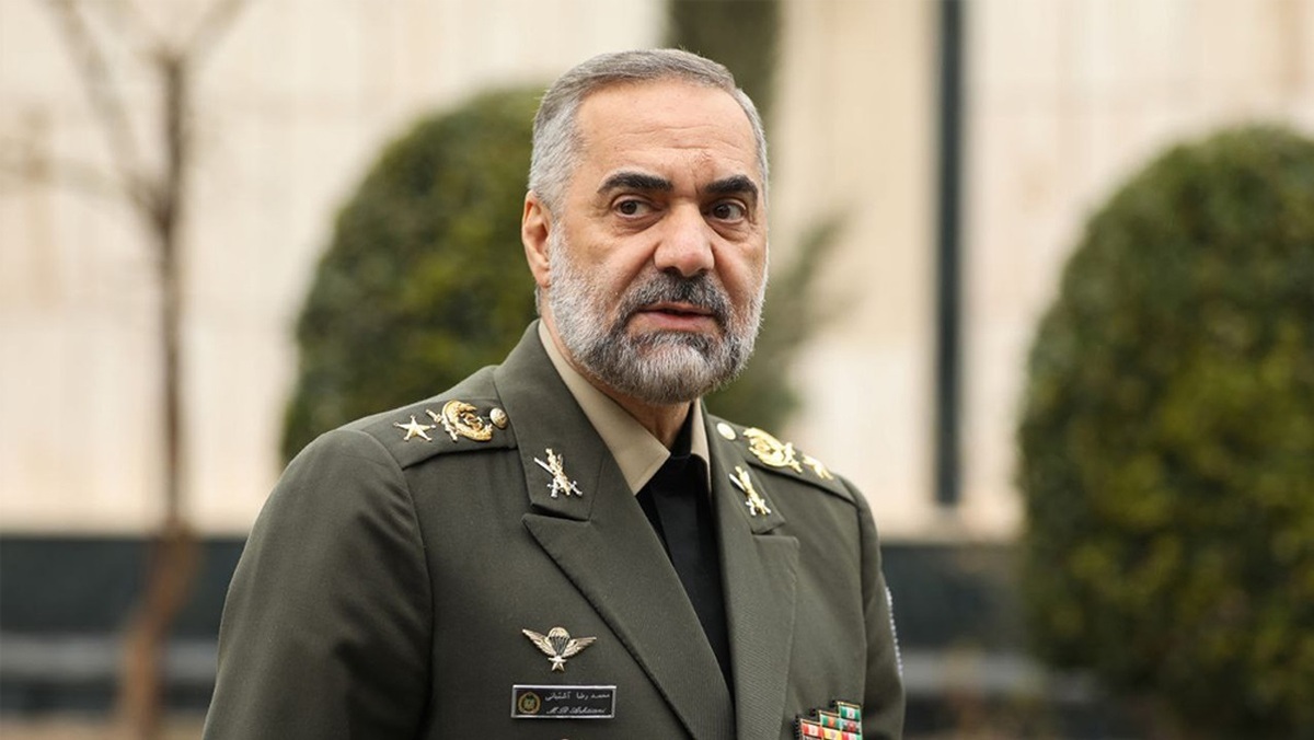 وزیر دفاع: «دنا» قابلیتهای عملیاتی بسیار بالایی دارد
