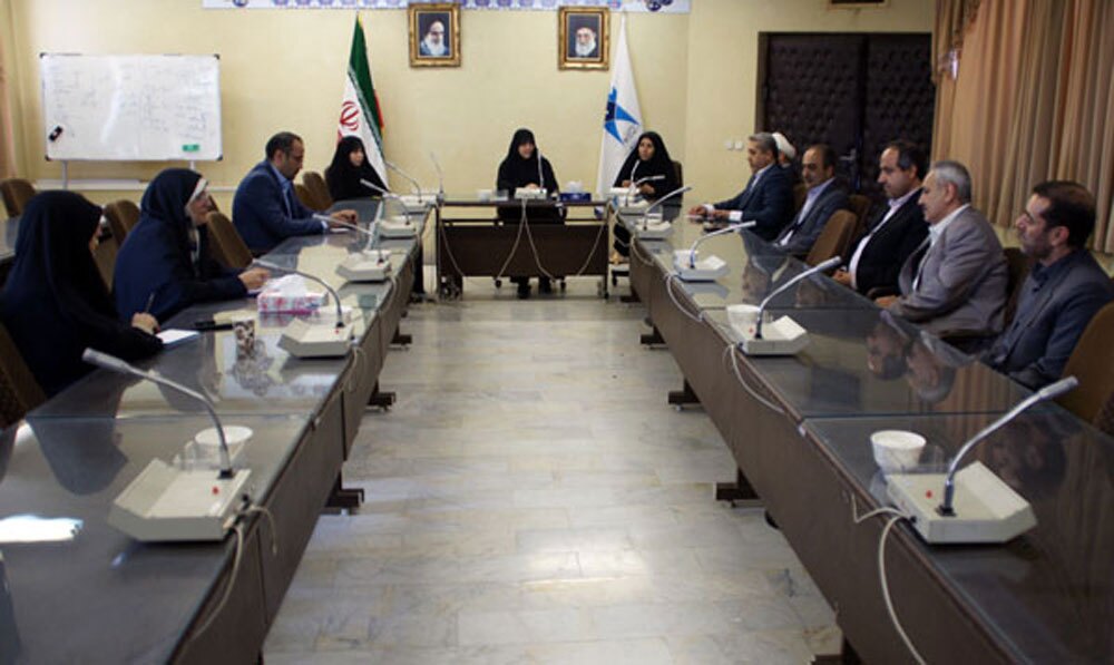 رویکرد دانشگاه آزاد اسلامی نسبت به زنان و خانواده متعالی بوده است