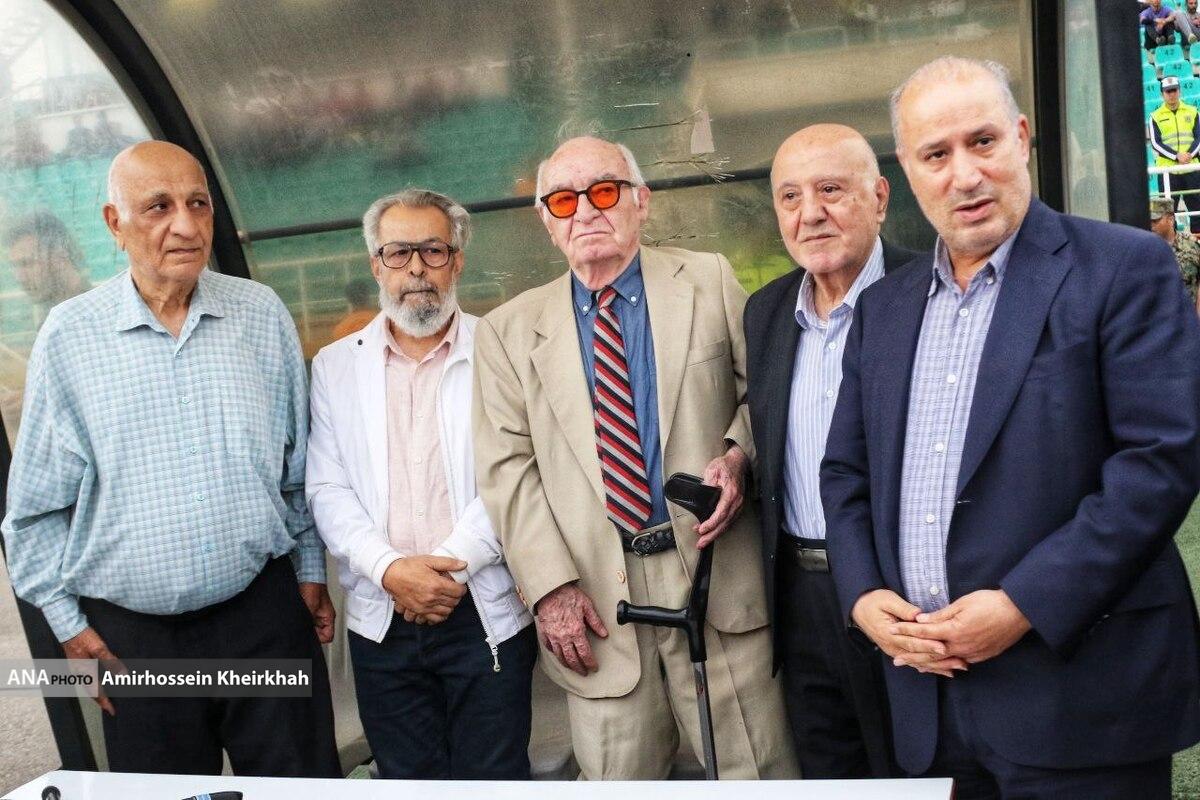 از حضور تاج و اعتراض پرسپولیسیها تا بازی که بدون تماشاگر هم نیست+عکس