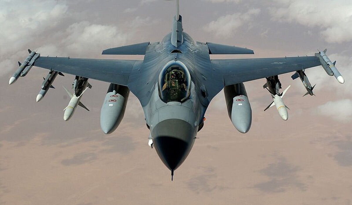 آمریکا از برنامه آموزش خلبانان اوکراینی با جنگنده F16 رونمایی کرد