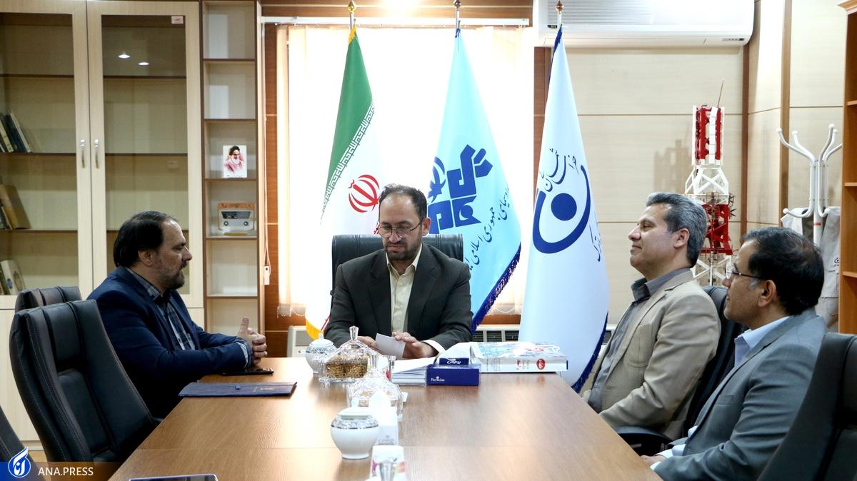 ارتقای سواد علمی جامعه با استفاده از تخصص نخبگان