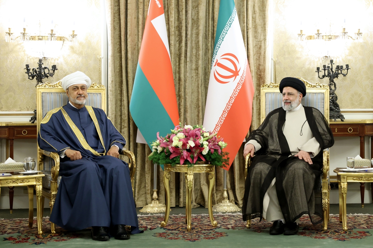 توافق سران ایران و عمان برای تنظیم سند همکاریهای راهبردی در زمینههای مختلف