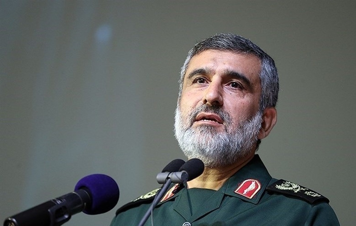 سردار حاجیزاده: برد موشک هایپرسونیک را تا ۲ هزار کیلومتر افزایش میدهیم