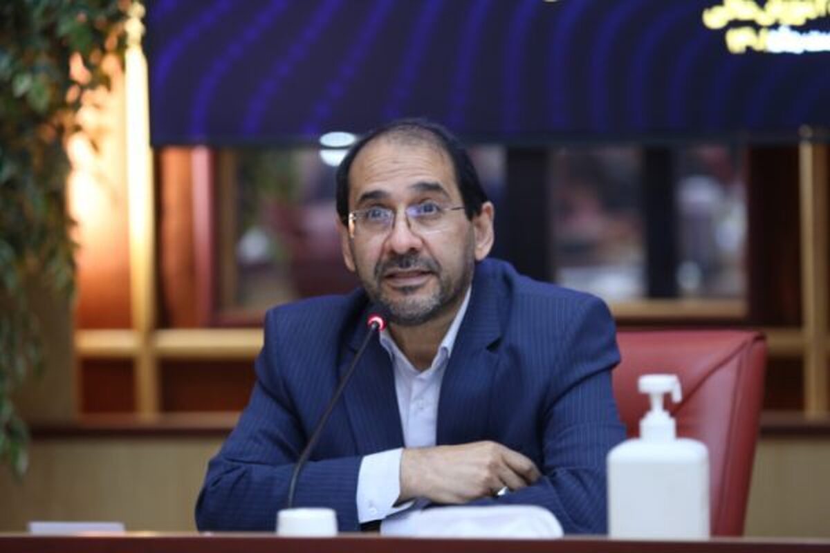 کرسیهای نظریهپردازی محدود به علوم انسانی نیست
