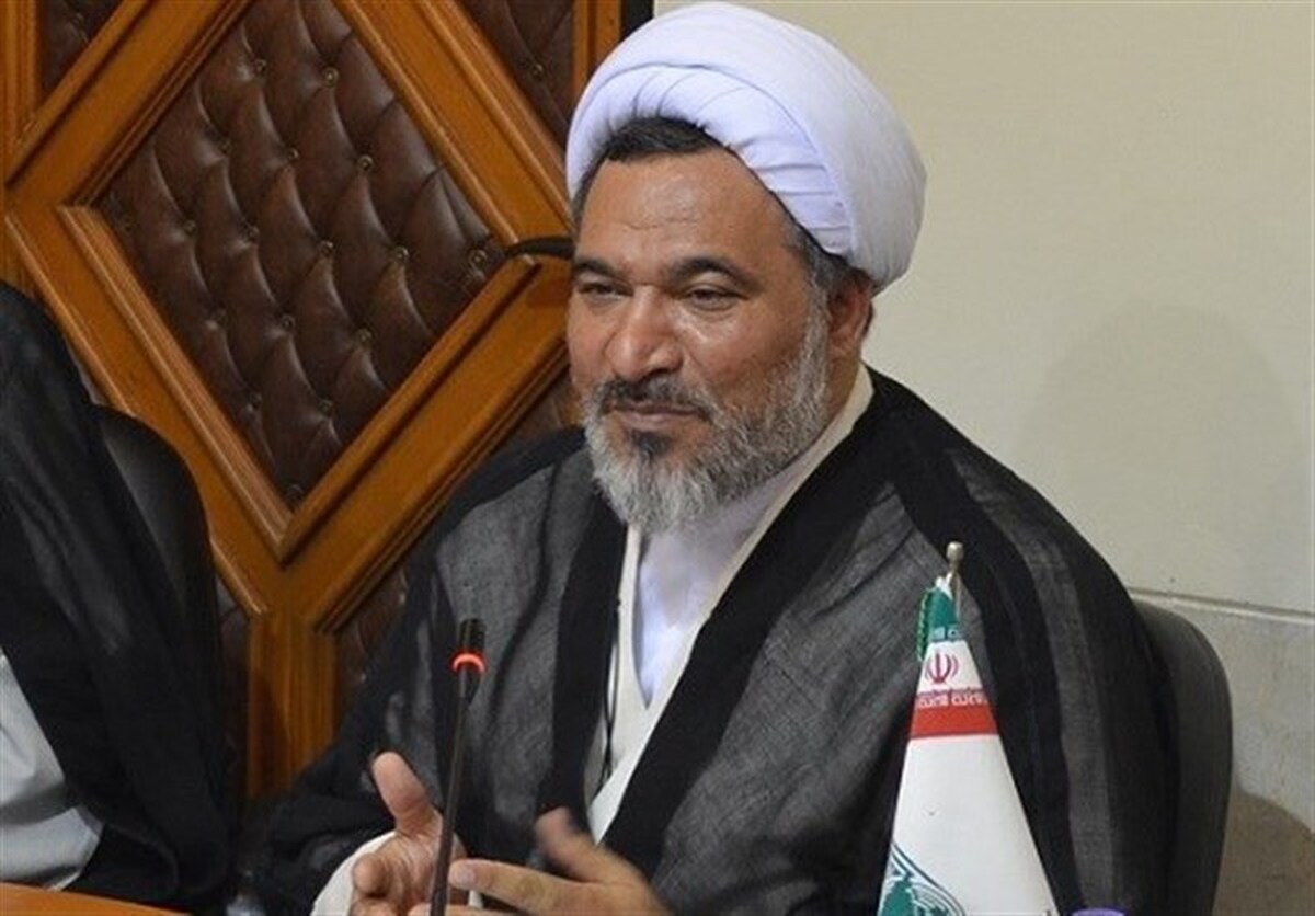 باید نظریهپردازی در تمام علوم مورد توجه قرار بگیرد