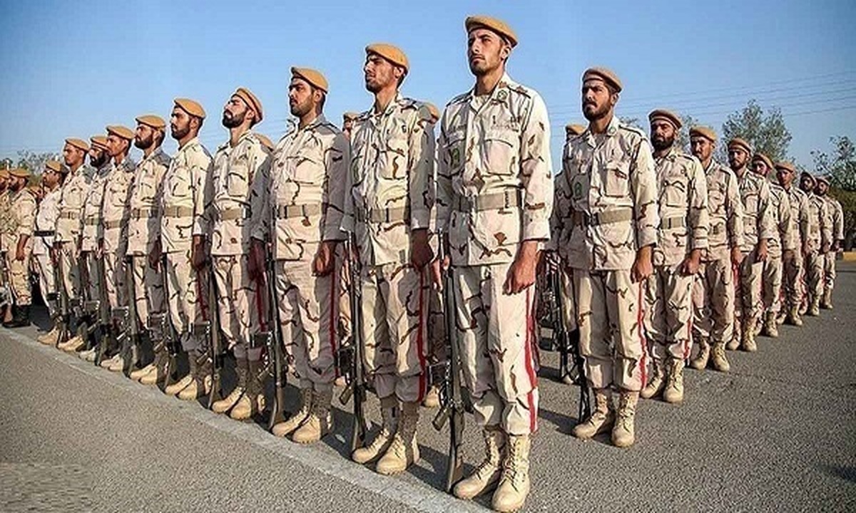 موافقت رهبر انقلاب با بخشش اضافه خدمت سربازان