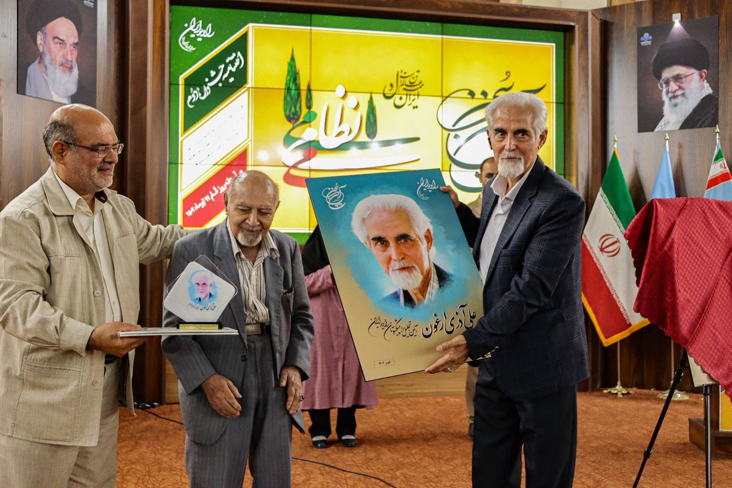 حداد عادل: برای زبان فارسی در صداوسیما یک معاونت ایجاد شود حداد عادل: برای زبان فارسی در صداوسیما یک معاونت ایجاد شود