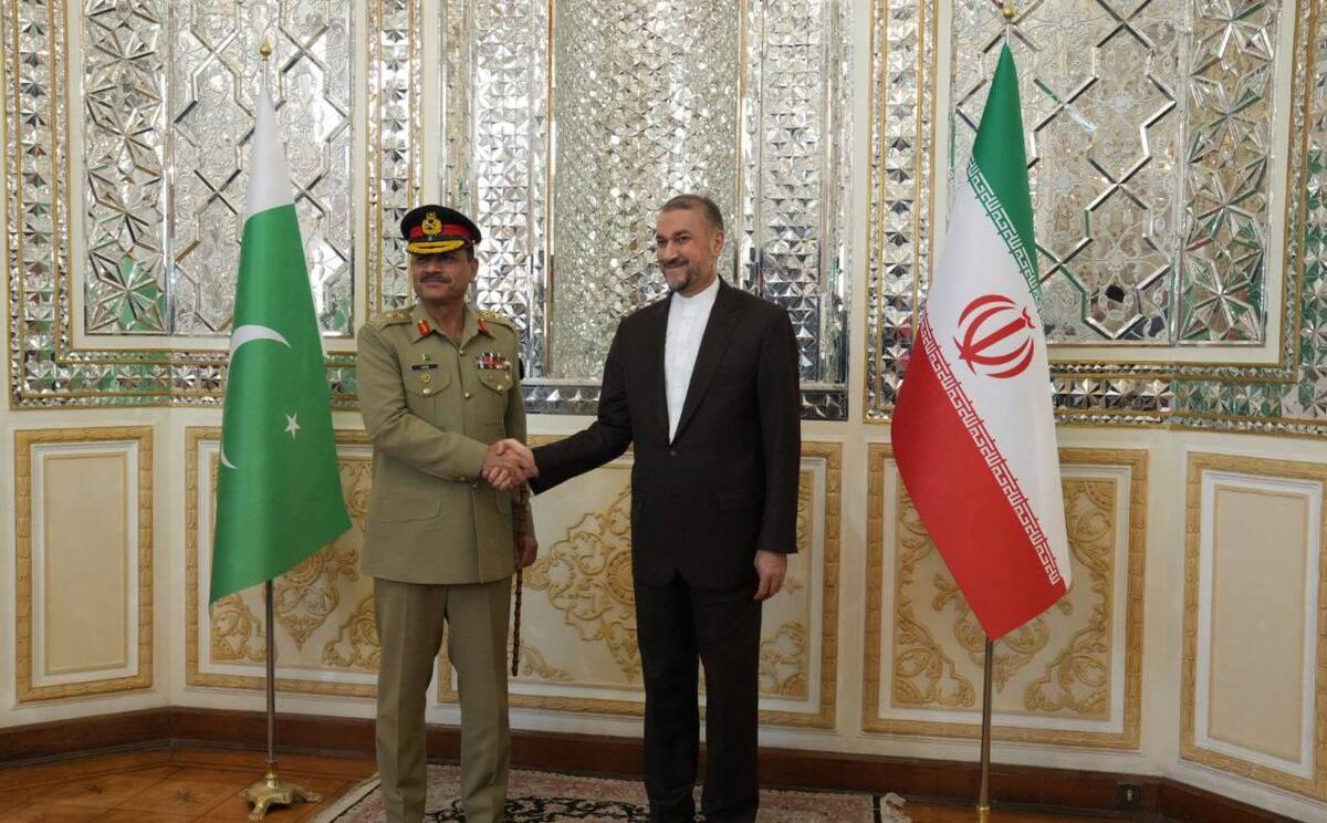 امیر عبداللهیان با فرمانده ارتش پاکستان دیدار کرد