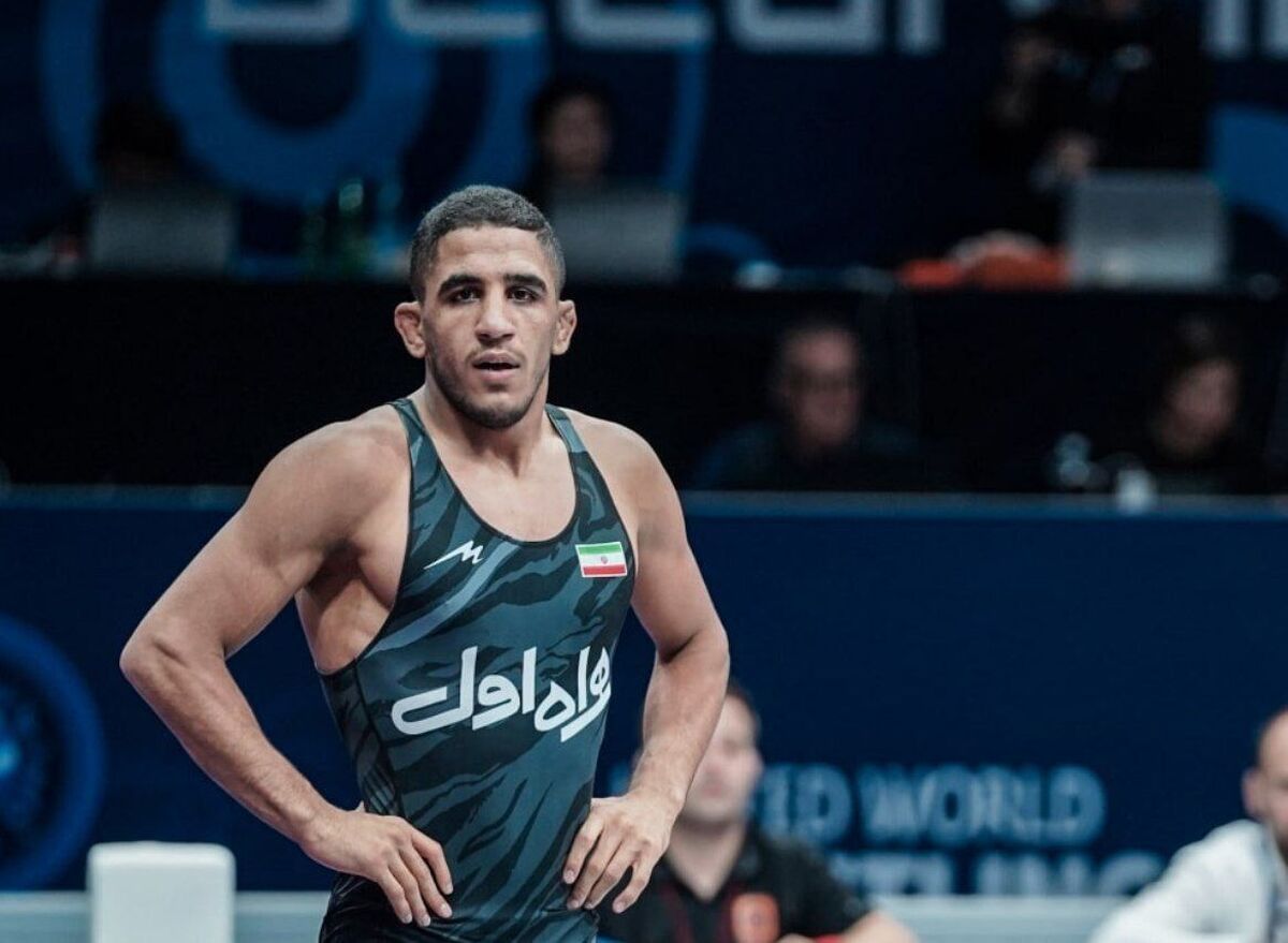 عموزاد: من دیگر قهرمان جهان نیستم! مانند فوتبالیستها به ما هم حواله خودرو یا بهتر از آن بدهند