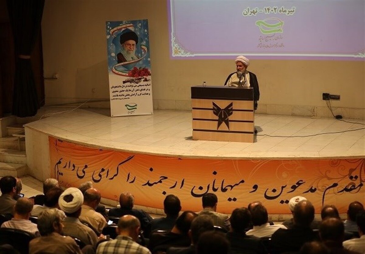 طائب: دشمن قصد دارد چالش با ایران را به دانشگاه و مدارس بکشاند