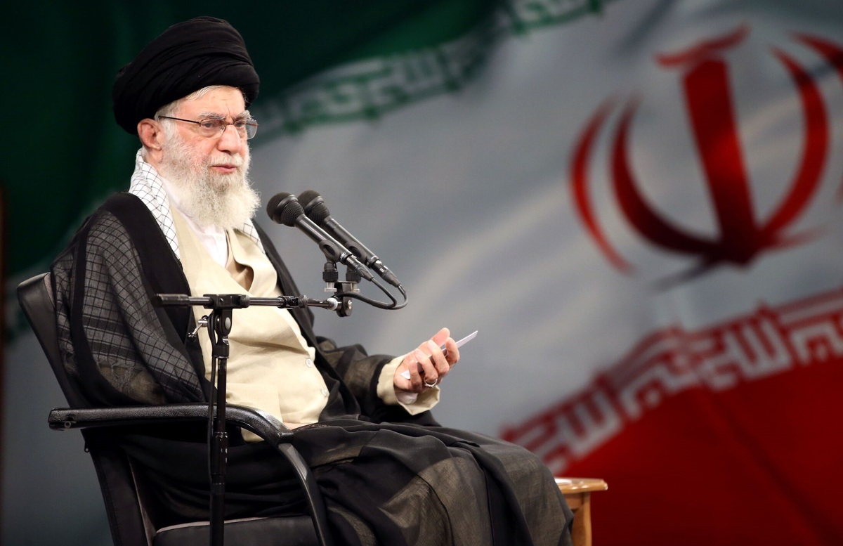 شهدا سرنوشت ایران را عوض کردند اهالی هنر برای نسل جوان الگوسازی کنند