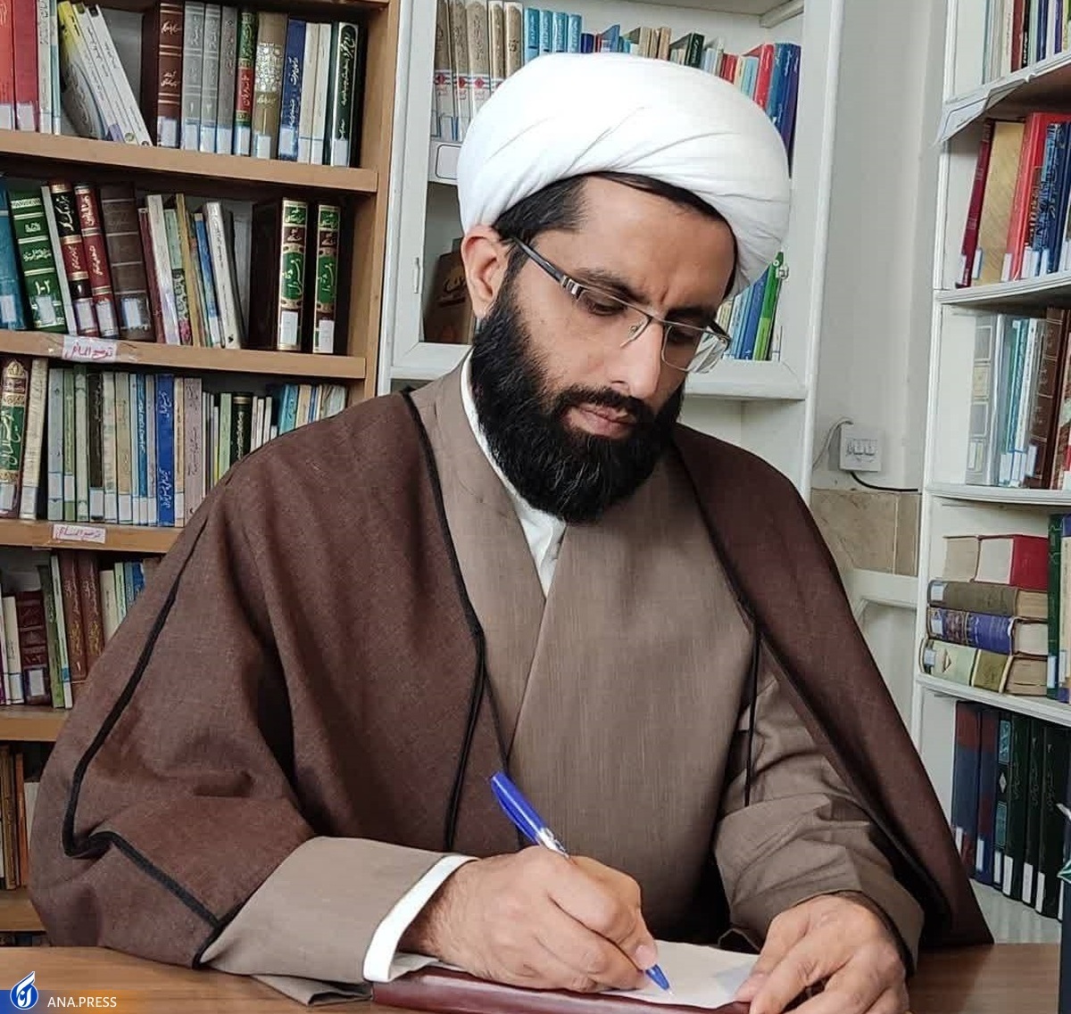 حجتالاسلام عجمی: دعا یک شیوه تربیتی است