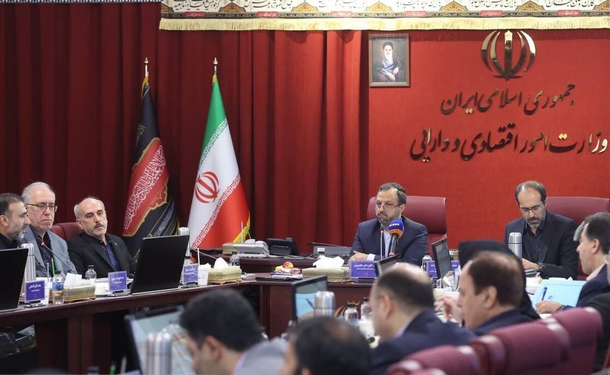 خاندوزی: بسته جامع تأمین مالی بخش مسکن آماده شود