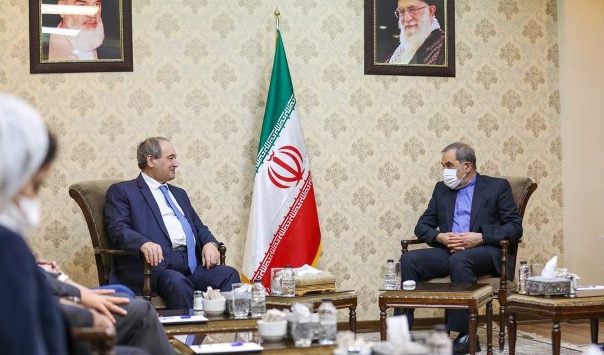 دیدار دکتر ولایتی با فیصل مقداد وزیر خارجه سوریه