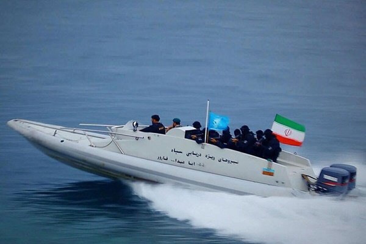 رزمایش اقتدار نیروی دریایی سپاه در دفاع از جزایر ایرانی آغاز شد