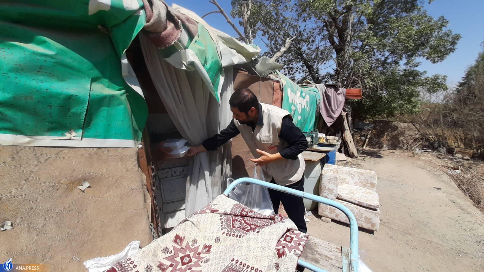 پخت و توزیع ۷۰۰ پرس غذا در مناطق محروم جنوب تهران+ فیلم پخت و توزیع ۷۰۰ پرس غذا در مناطق محروم جنوب تهران+ فیلم