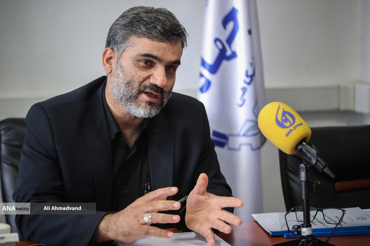 لزوم تغییر در قوانین جذب و نگهداشت نخبگان/ درصدد حذف بوروکراسی اداری در جذب نیروی انسانی هستیم