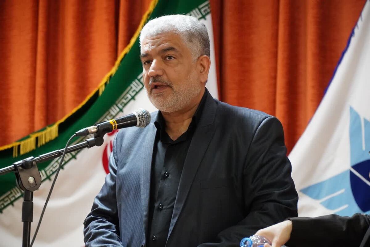 تدوین کتاب هوشمند برای درس دفاع مقدس در دانشگاه آزاد