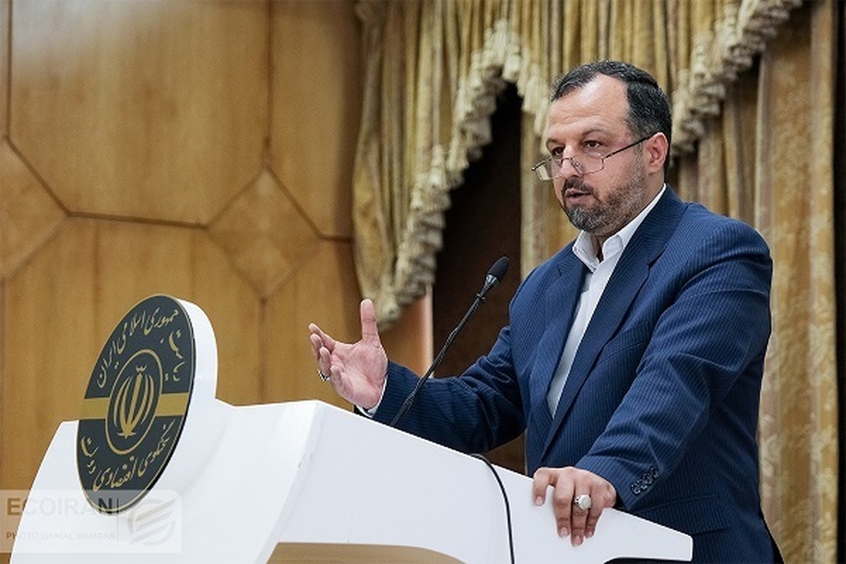 خاندوزی: برنامهای برای افزایش قیمت بنزین نداریم
