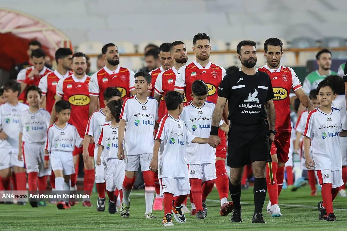 افاضلی: پرسپولیس نیاز به مهاجم کلاسیک دارد استقلال با تغییرات اندک تیم باکیفیتی است