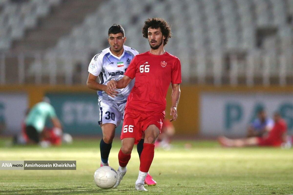 سرمربی پرسپولیس هنانوف را از دست نمیدهد
