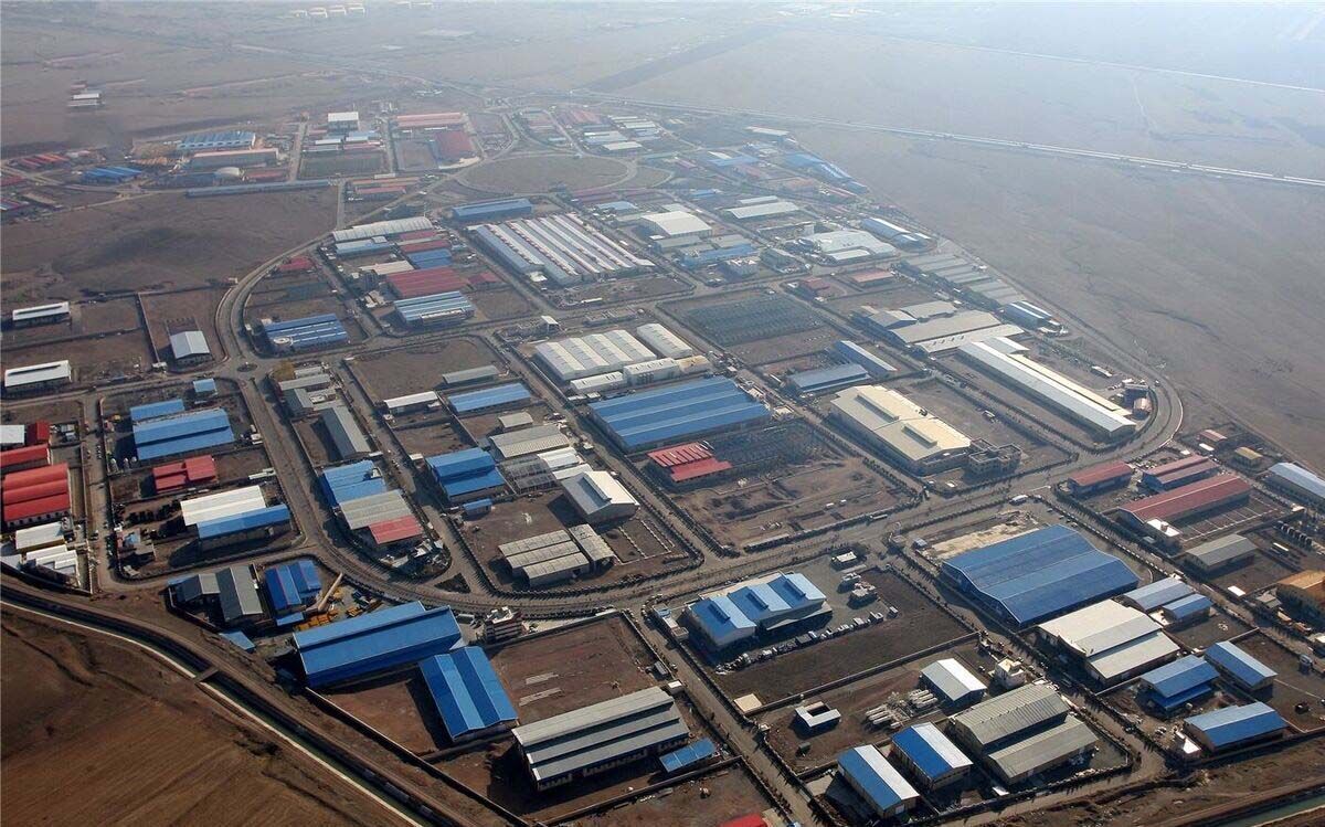 ۲۰ طرح صنعتی، زیرساختی و احیای واحدهای راکد شهرکها و نواحی صنعتی کشور کلید خورد