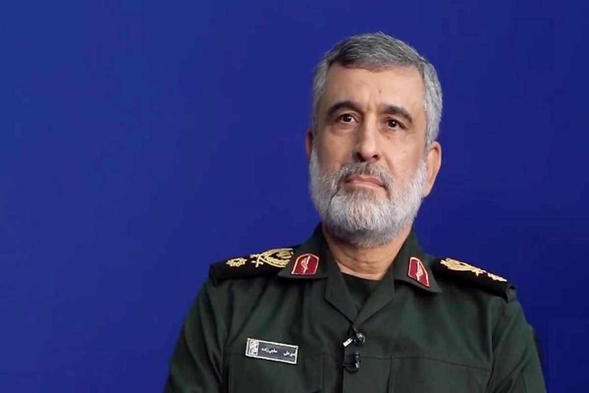 سردار حاجیزاده: درخواست ابرقدرتها از ایران برای خرید تجهیزات دفاعی