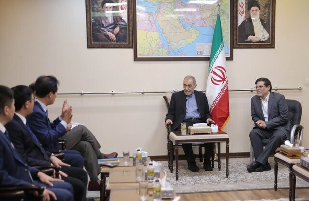 ولایتی: رهبران ایران و چین اراده جدی برای تقویت روابط دارند