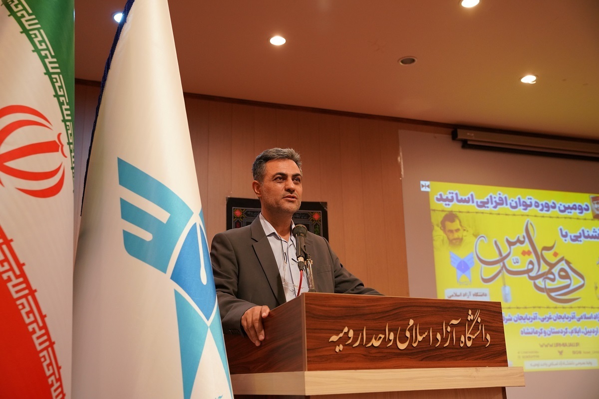 لزوم انتقال مفاهیم دفاع مقدس در قالب سرفصلهای آموزشی