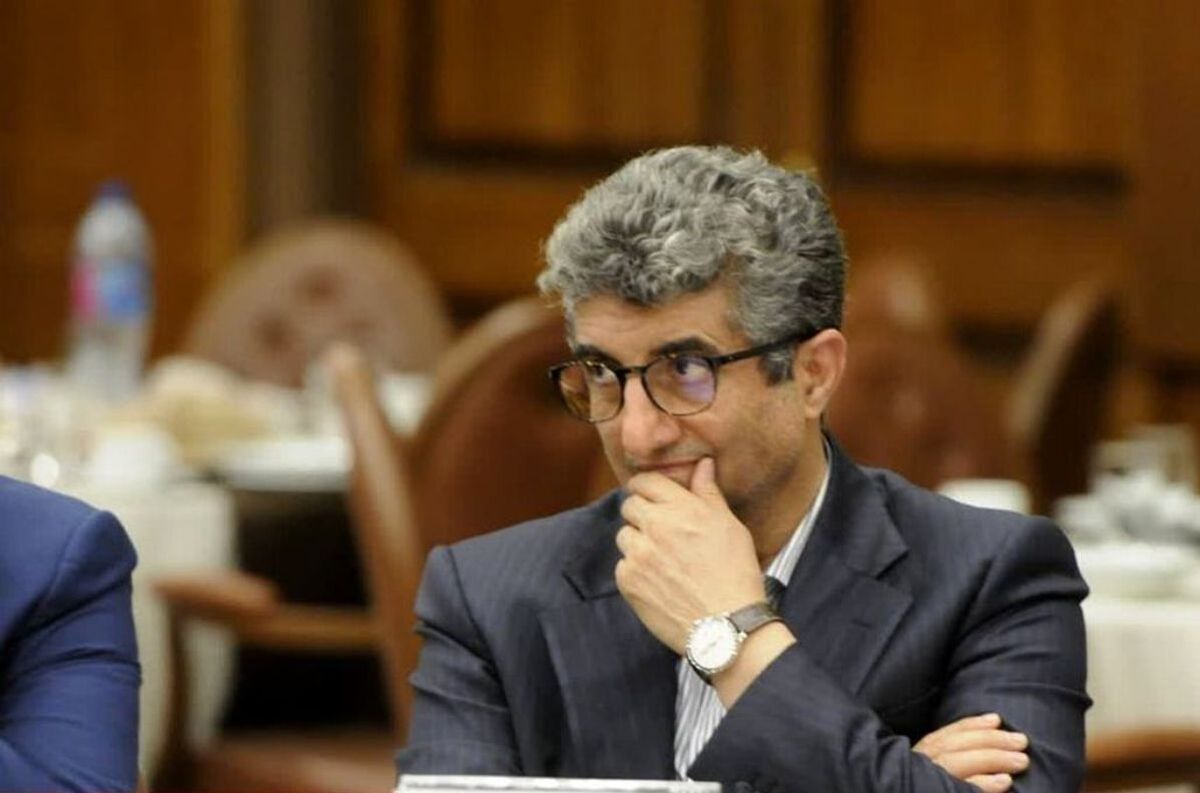 شهریاری: بین دوراهی وزارت ورزش و سازمان خصوصی سازی ماندهایم درویش نارساییهای پرسپولیس را جبران میکند