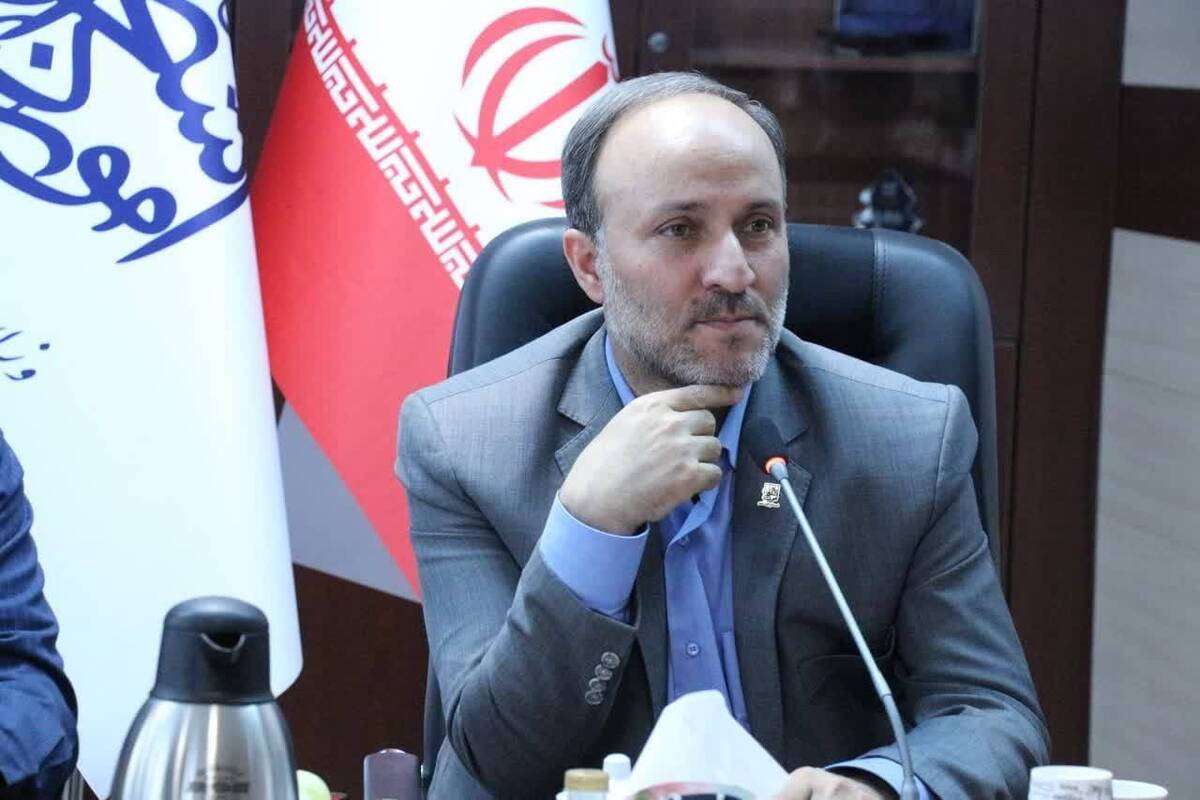 اعطای بورس صنعت و مشاغل سبب تربیت سرمایه‌های انسانی مؤثر می‌شود