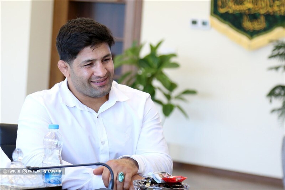 انتقاد شدید عبدولی از مسئولان اندیمشک: یک بنر هم برای این بچهها نزدند؛ نه اسرائیلی هستیم، نه آمریکایی با ما پدرکشتگی دارند!