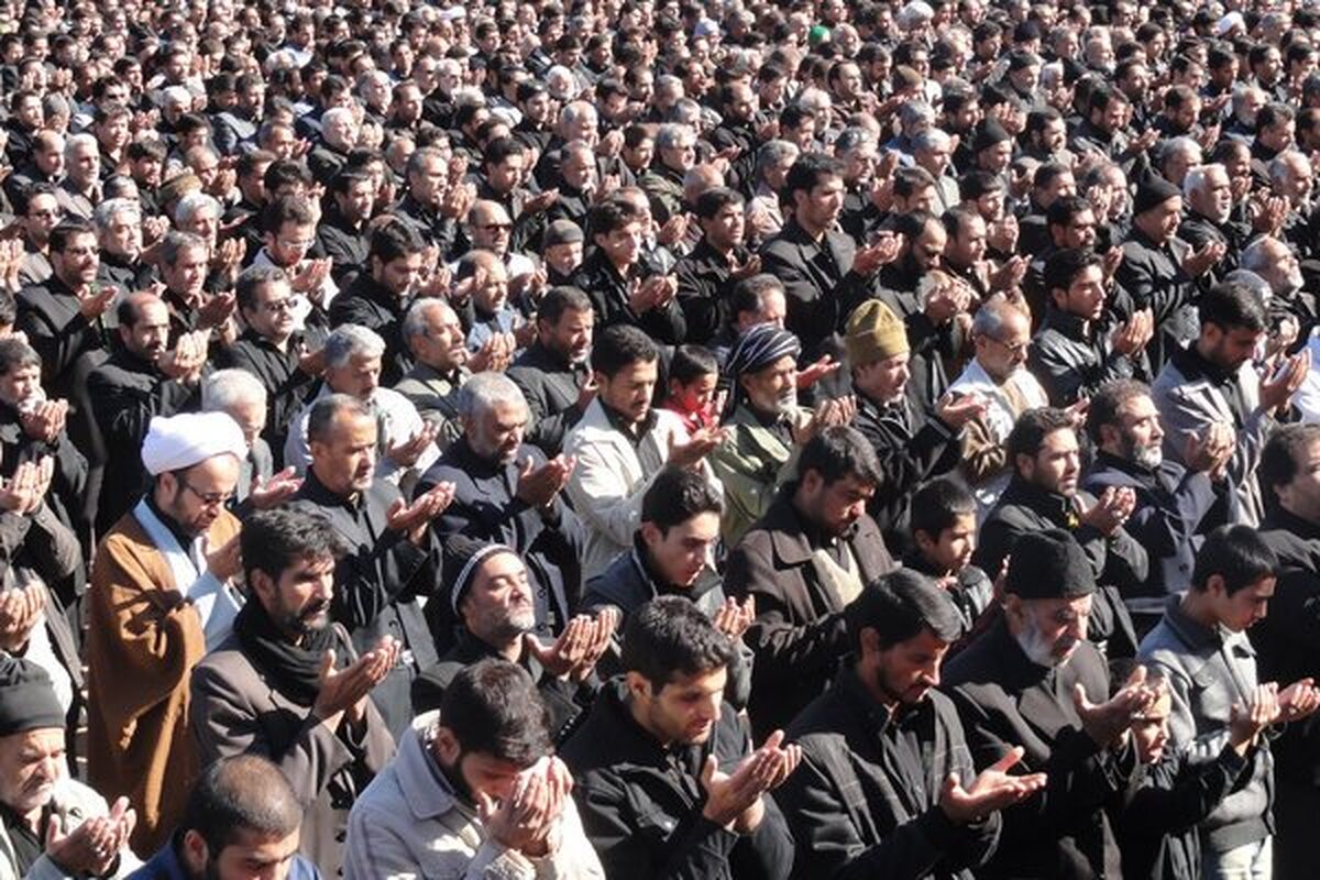 اقامه نماز ظهر عاشورا در سراسر کشور