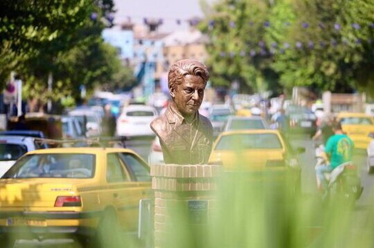 رونمایی از سردیس یکی از مفاخر چشمپزشکی کشور در روز پزشک