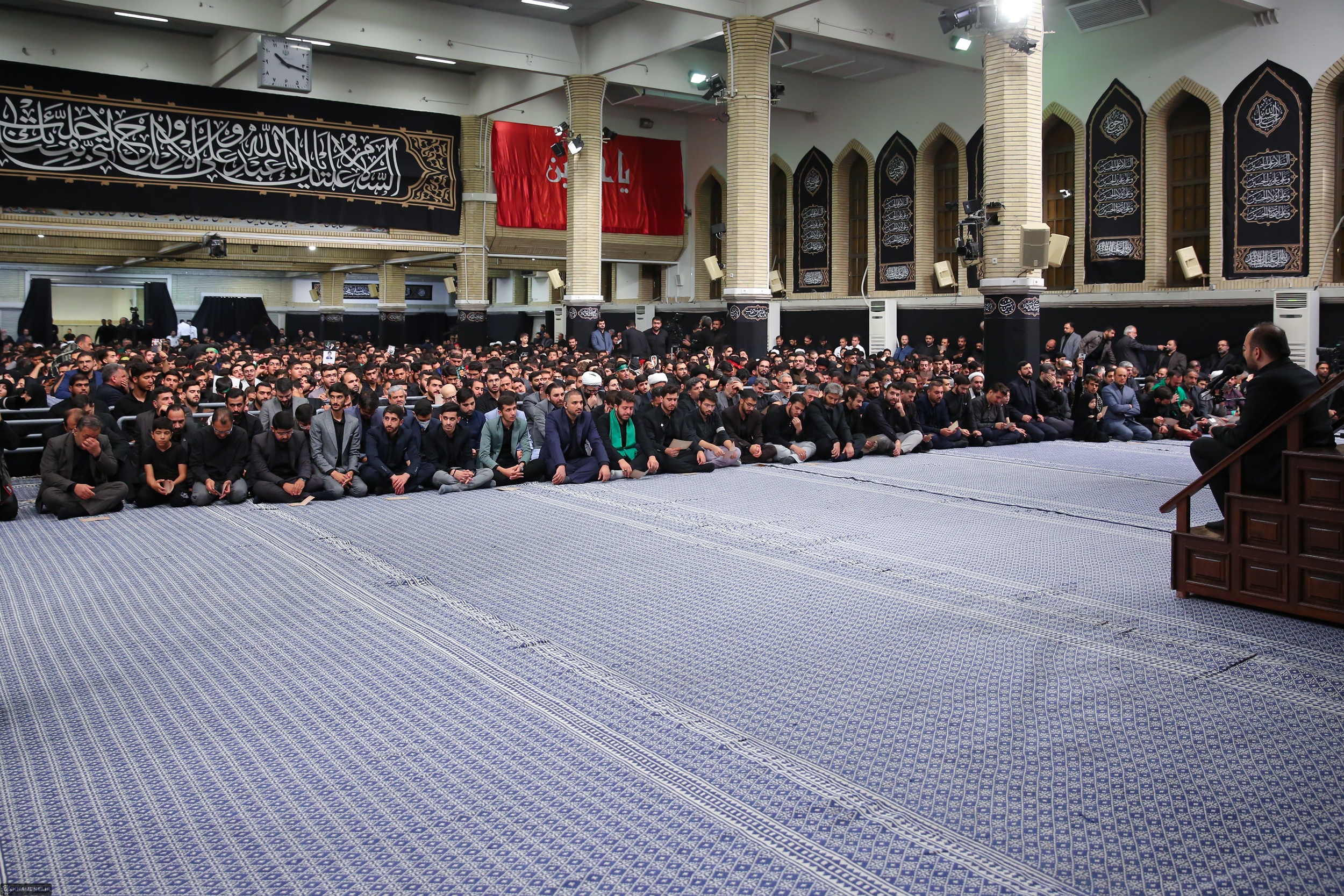 عزاداری هیئتهای دانشجویی دانشگاههای سراسر کشور در حضور رهبر انقلاب آغاز شد عزاداری هیئتهای دانشجویی دانشگاههای سراسر کشور در حضور رهبر انقلاب آغاز شد