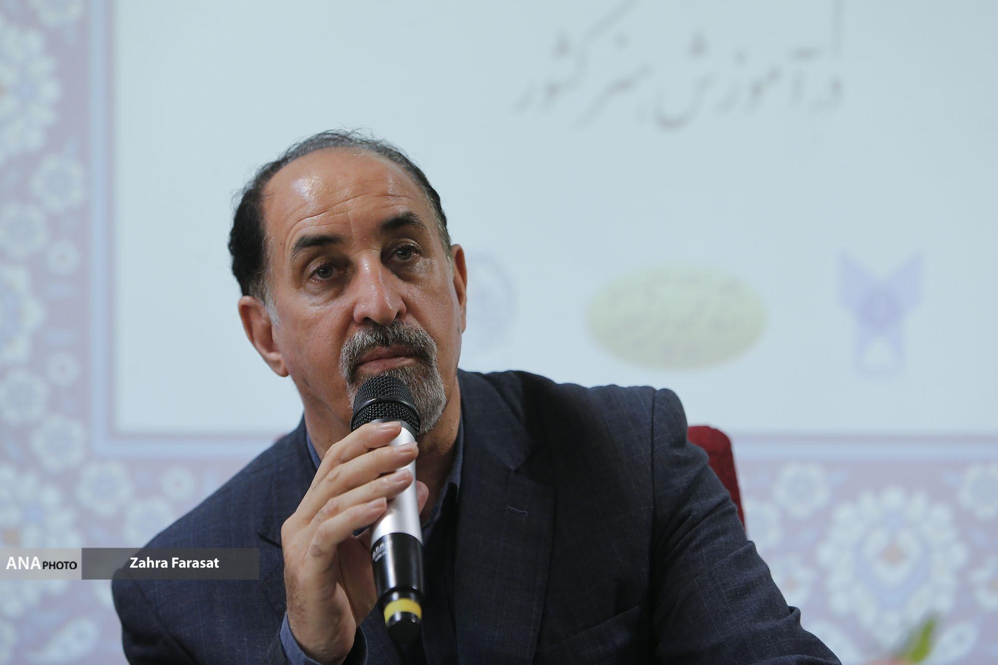 محتوا و مهارت محورهای اصلی نظام استاد ـ شاگردی است محتوا و مهارت محورهای اصلی نظام استاد ـ شاگردی است