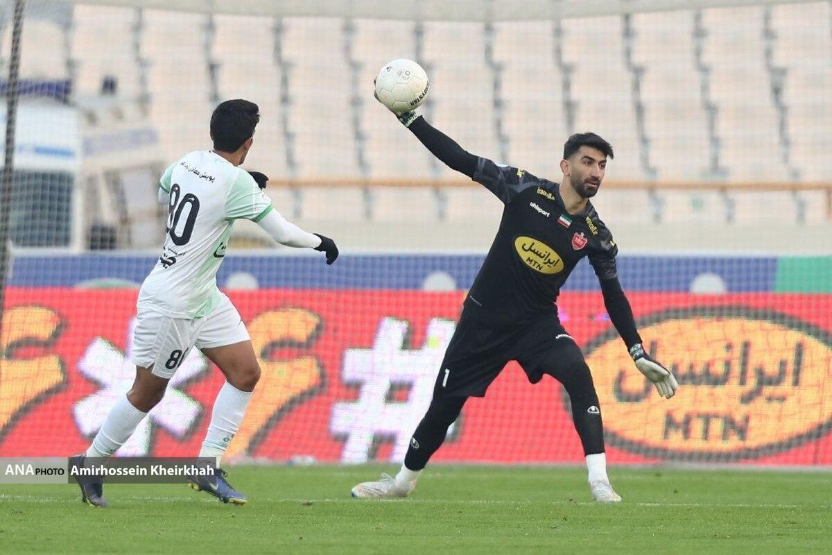 برتری ذوب آهن مقابل پرسپولیس در نیمه اول با گل به خودی عجیب