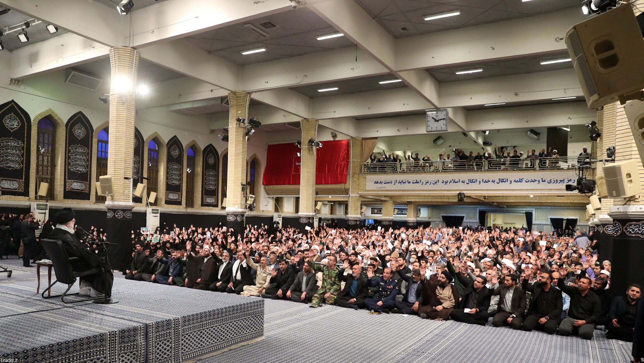 رهبر انقلاب: آمریکا به دنبال بحران&zwnj;سازی در ایران است/ در مقابله با دشمن به شدت جدی هستیم