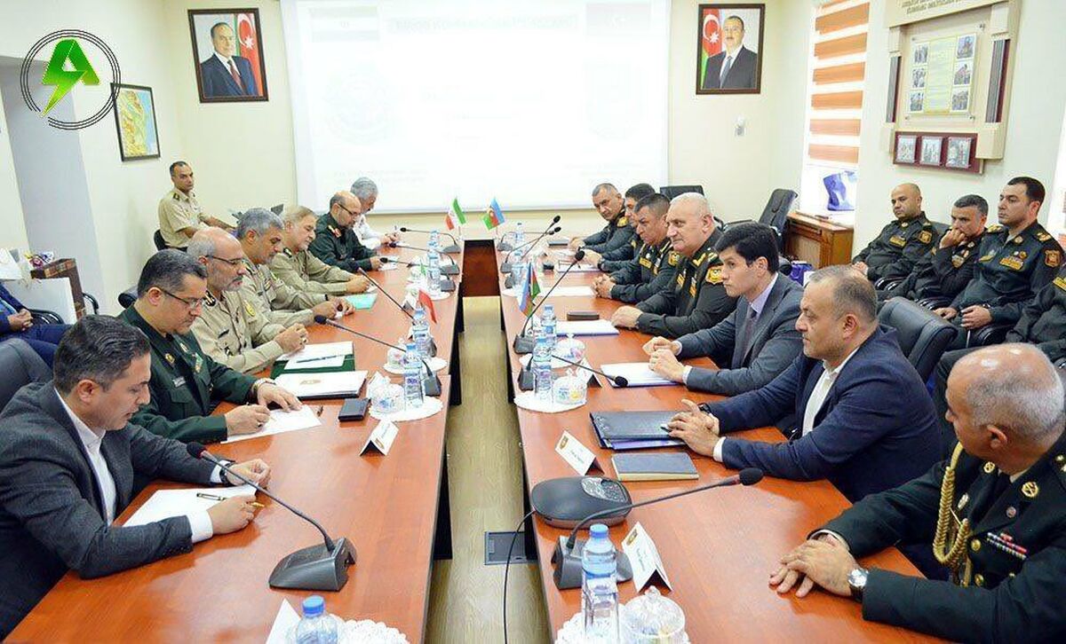 ایران و جمهوری آذربایجان سند همکاری نظامی و دفاعی امضا کردند