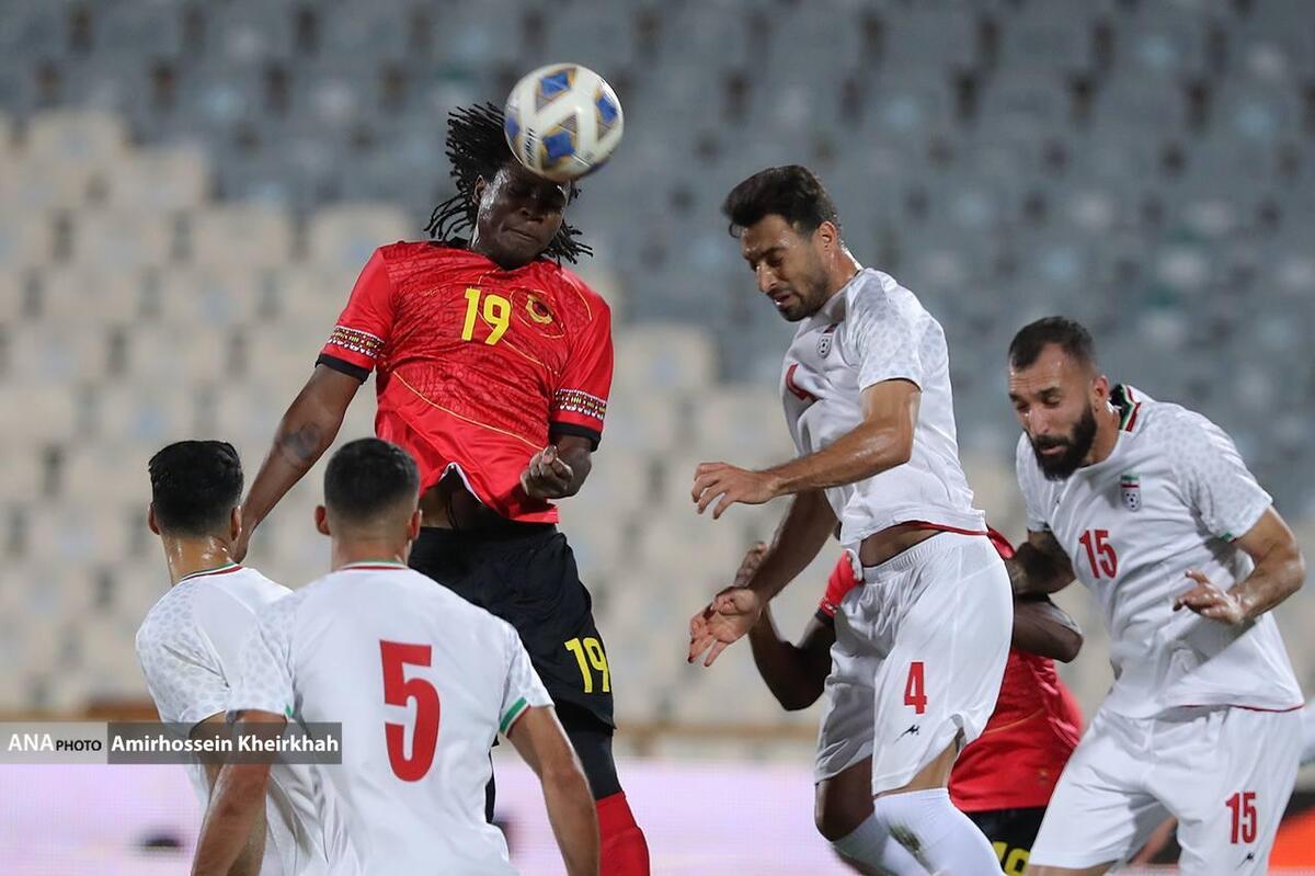 حضور جالب مشاوران قلعهنویی و بازیکن پرسپولیس روی سکوها+ تصاویر