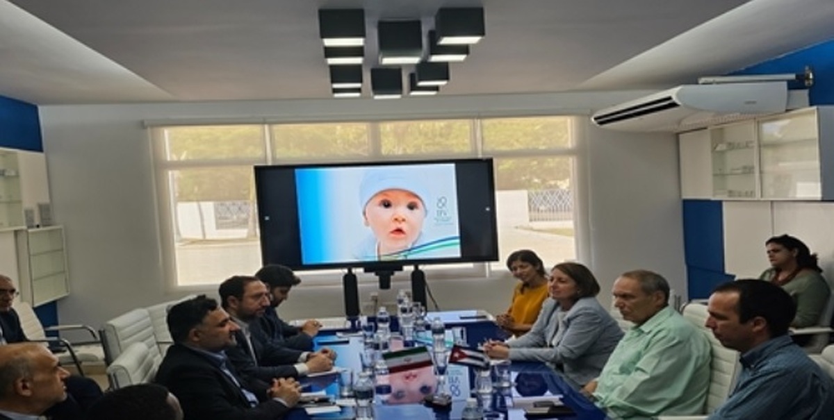 بازدید دهقانی از مؤسسه واکسنسازی و مرکز بیوتکنولوژی کوبا