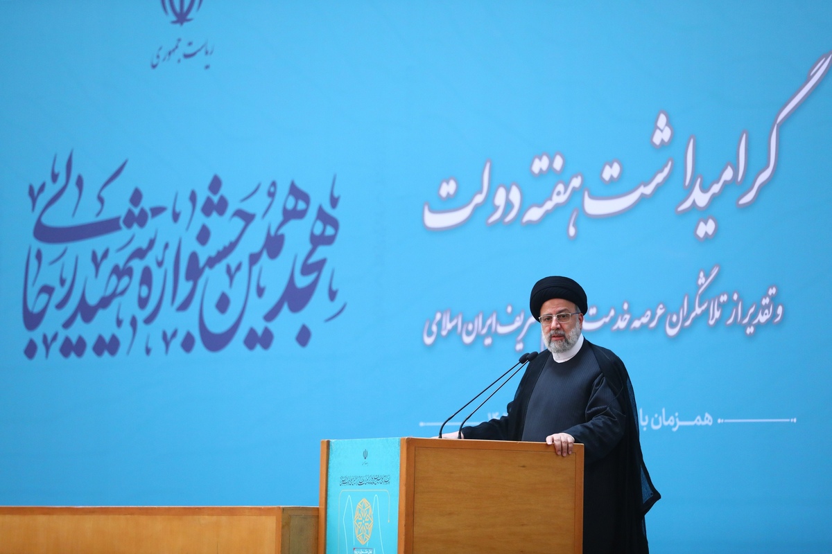 رئیس جمهور: تعطیلات بهانهای برای بهتعویقافتادن کارها نباشد