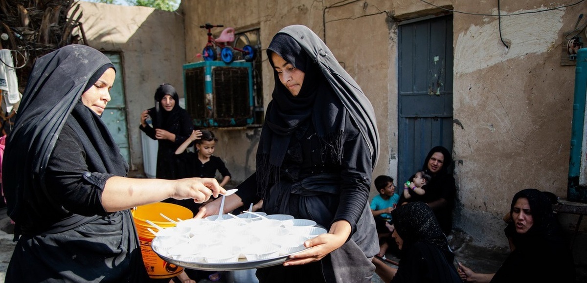پذیرایی از زائران اربعین به سبک عراقیها+ فیلم