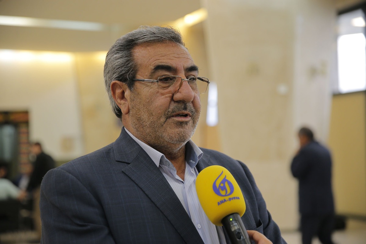 دانشگاه آزاد اسلامی بسیاری از جوانان را در کشور حفظ کرده است