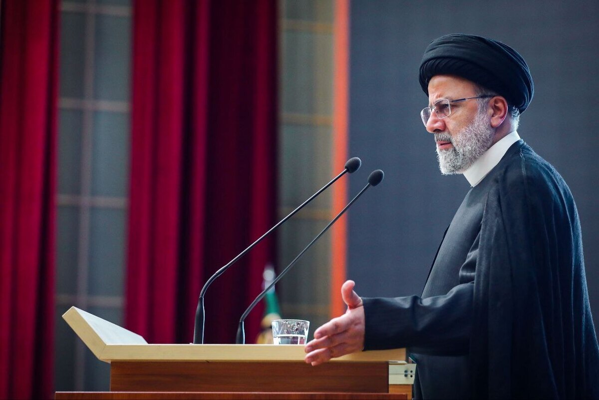 رئیسی از نمایشگاه «روایت خدمت» بازدید کرد
