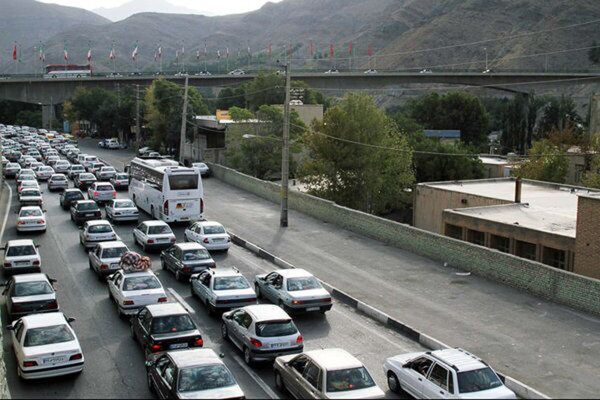 ممنوعیت تردد وسایل نقلیه از محور چالوس تا اطلاع بعدی