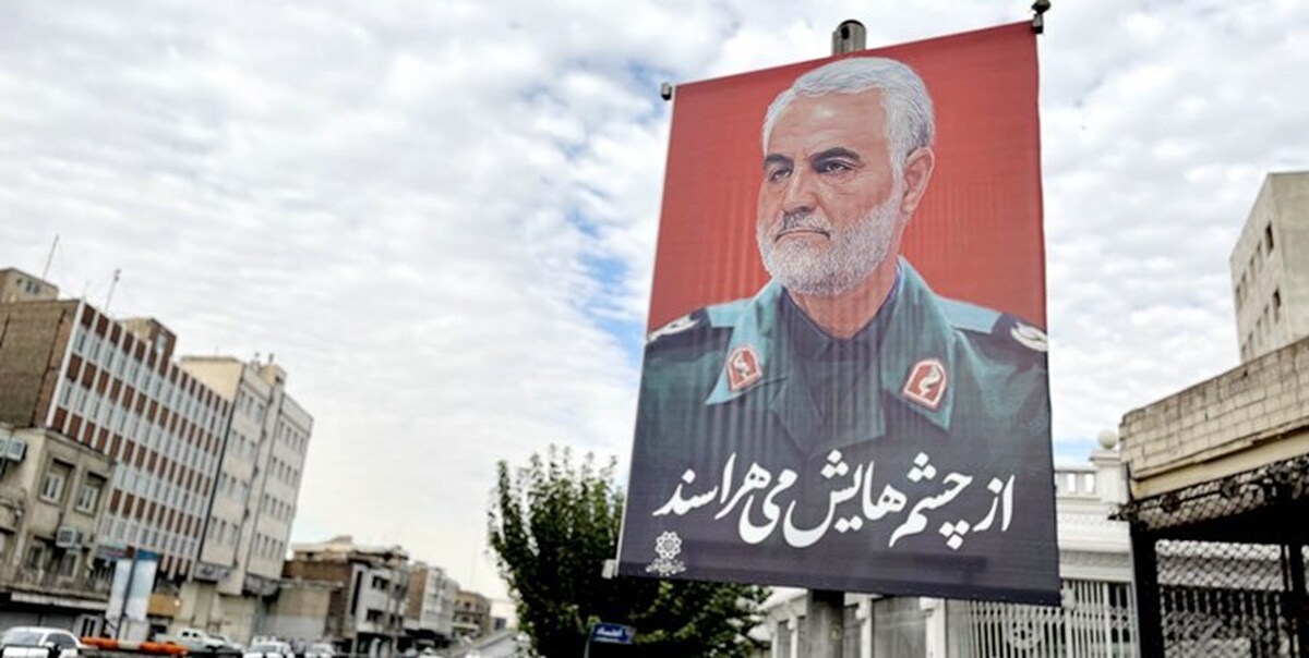 معابر شهر تهران به تصاویر حاج قاسم سلیمانی مزین شد+ عکس