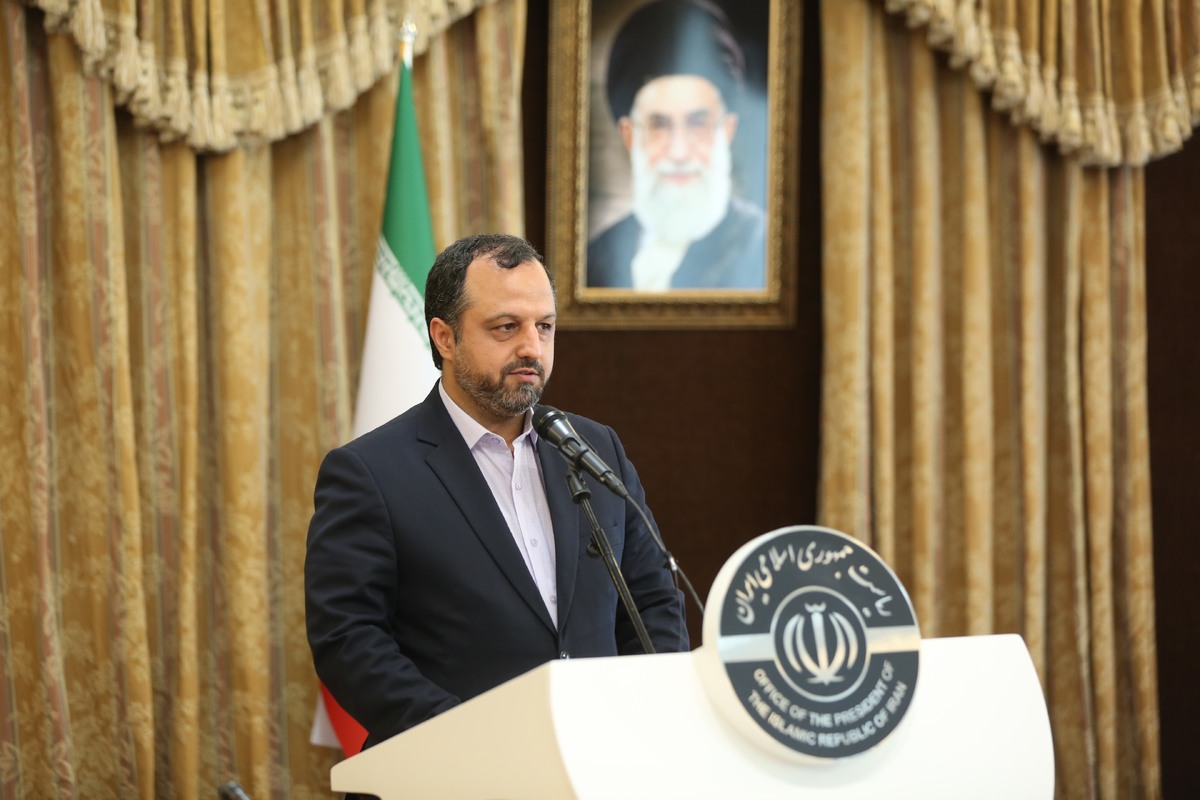 خاندوزی: اختیارات ویژه بانک مرکزی برای مدیریت بازار ارز افزایش یافت
