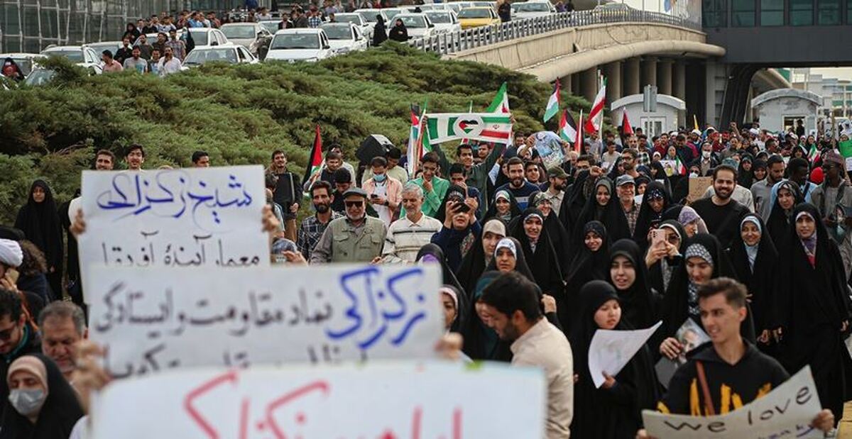 حضور پرشور مردم برای استقبال از شیخ زکزاکی در فرودگاه امام + عکس و فیلم
